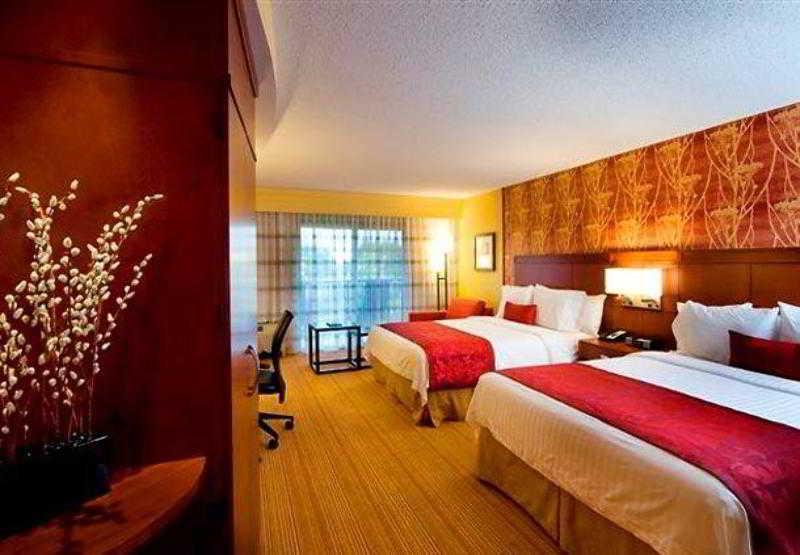 Courtyard By Marriott Atlanta Buford Mall Of Georgia Phòng bức ảnh