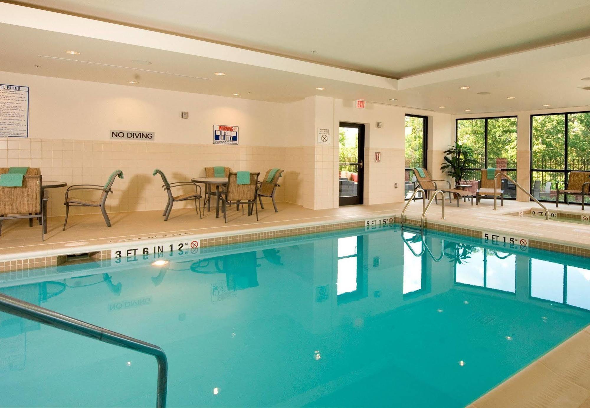 Courtyard By Marriott Atlanta Buford Mall Of Georgia Ngoại thất bức ảnh